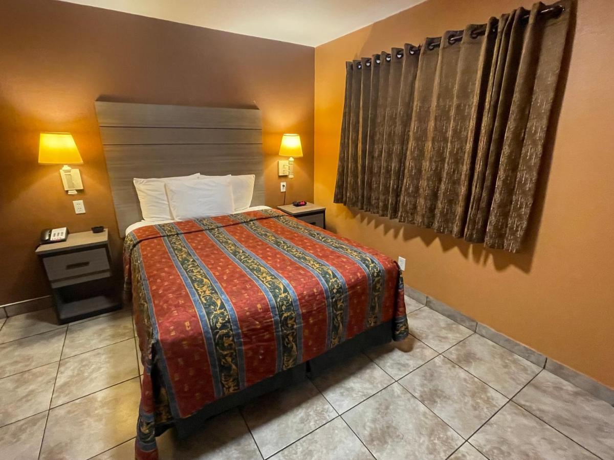 New Corral Motel Victorville Exterior photo